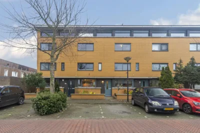 Middenweg 102, ‘s-gravenhage