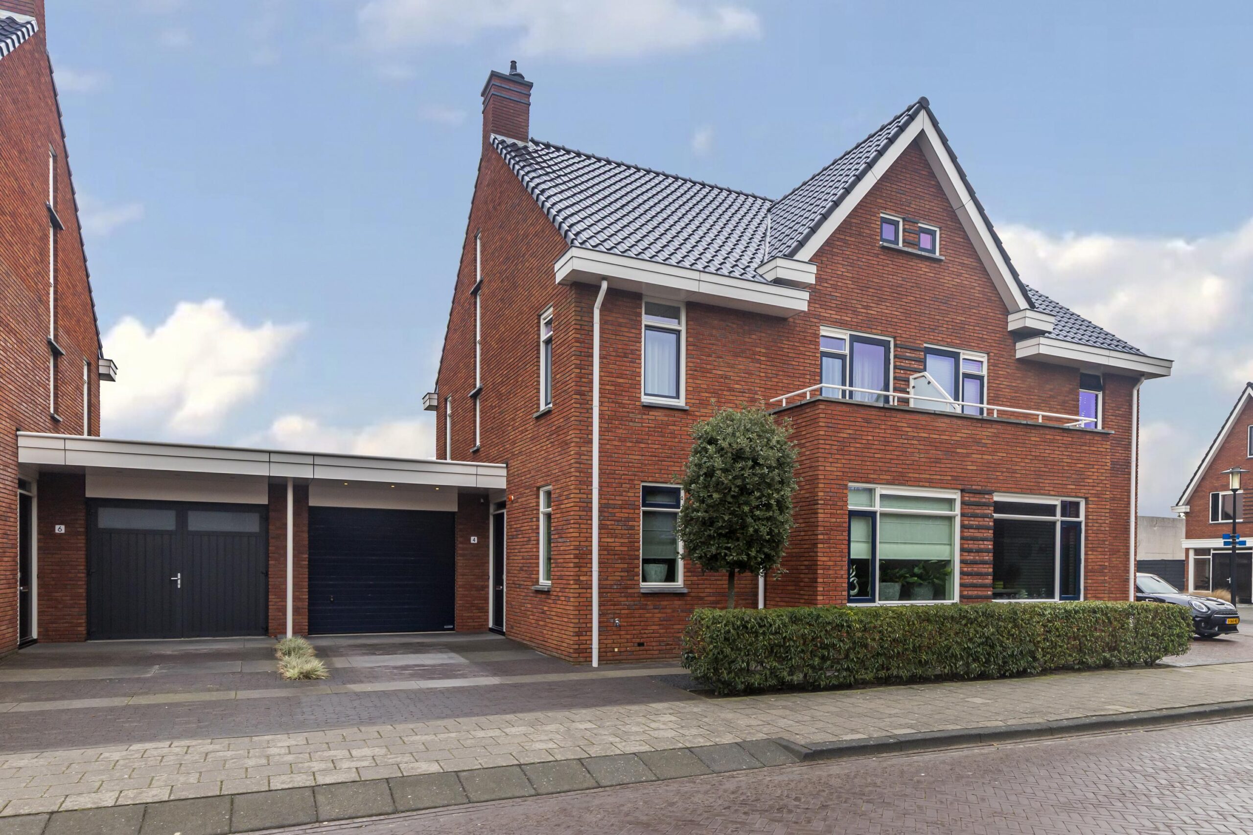 Oranjetuin 4, Naaldwijk